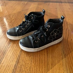 Kids hightop shoes